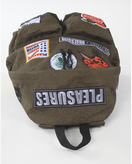 【EASTPACK】EASTPACK　X　Pleasures Padded